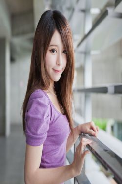 女子自曝遭夫妻两人殴打扒衣